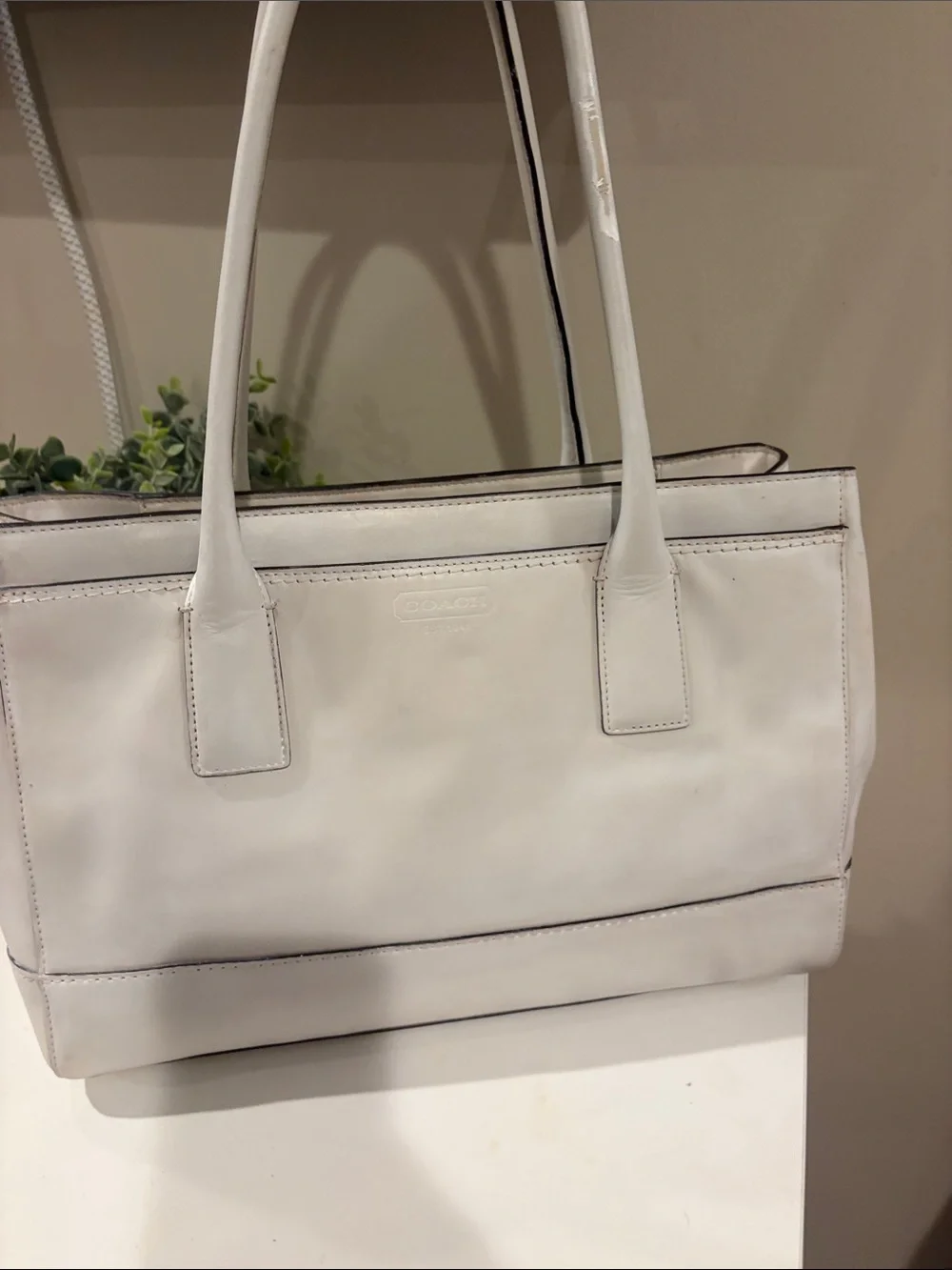 Coach White Leather Tote Bag with Turnlock Closure